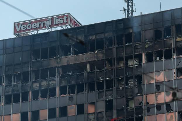 Zagreb: Dim i dalje izlazi iz Vjesnikovog nebodera