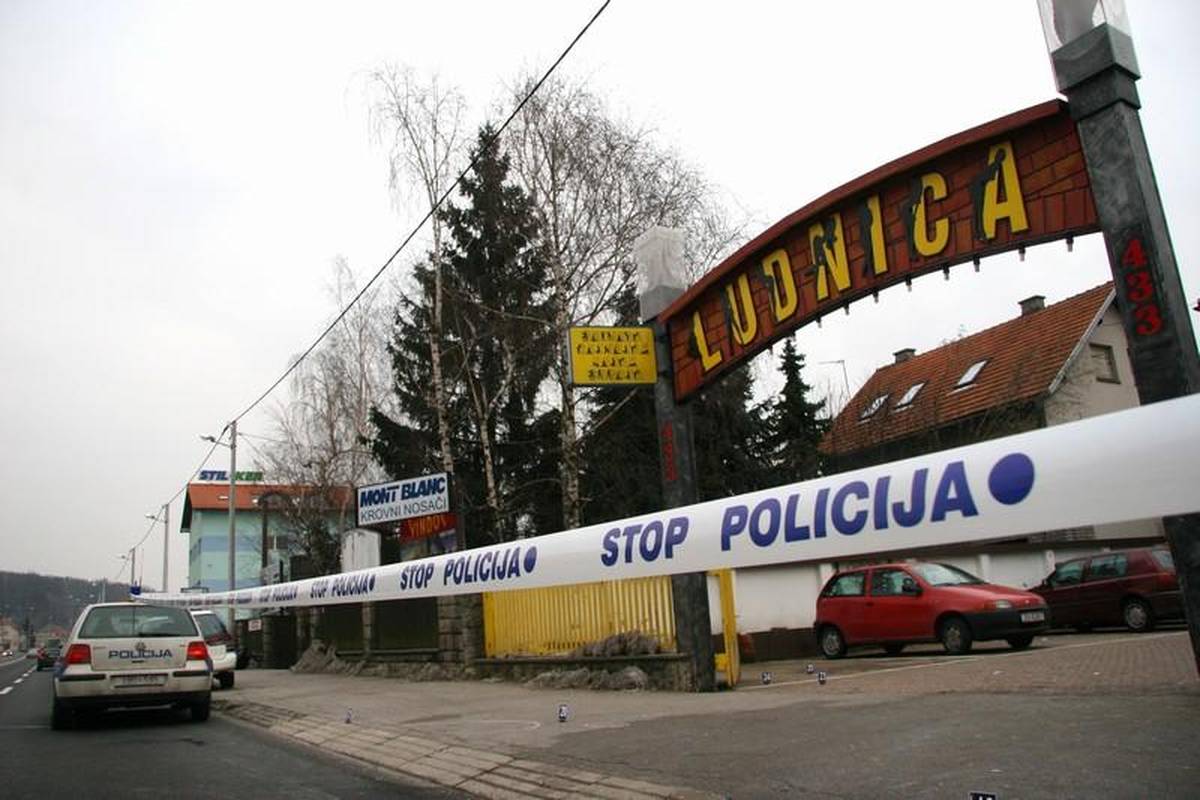 Zagreb: Slomili su mu nos pred folk-klubom Ludnica