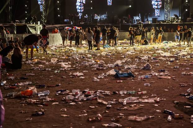 Sinjski Hipodrom nakon završetka koncerta Marka Perkovića Thompsona