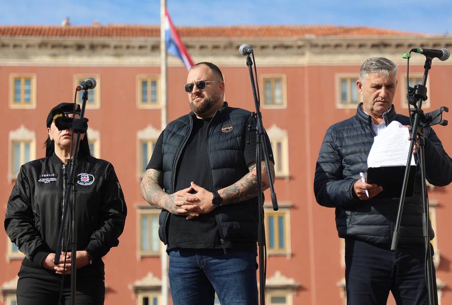 Split: Torcida na Rivi održala prosvjed