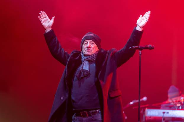 Osijek: Doček Nove Godine uz koncert Prljavog kazališta