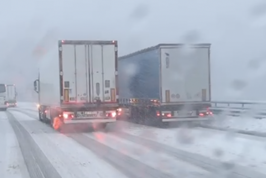 Kamioni zapeli na autocesti