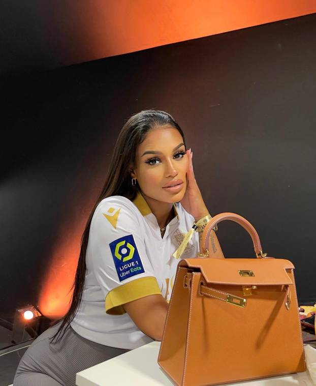 FOTO Bujna Belgijka ostavila je 'zločestog dečka' nogometa pa poručila: 'Možemo biti prijatelji'