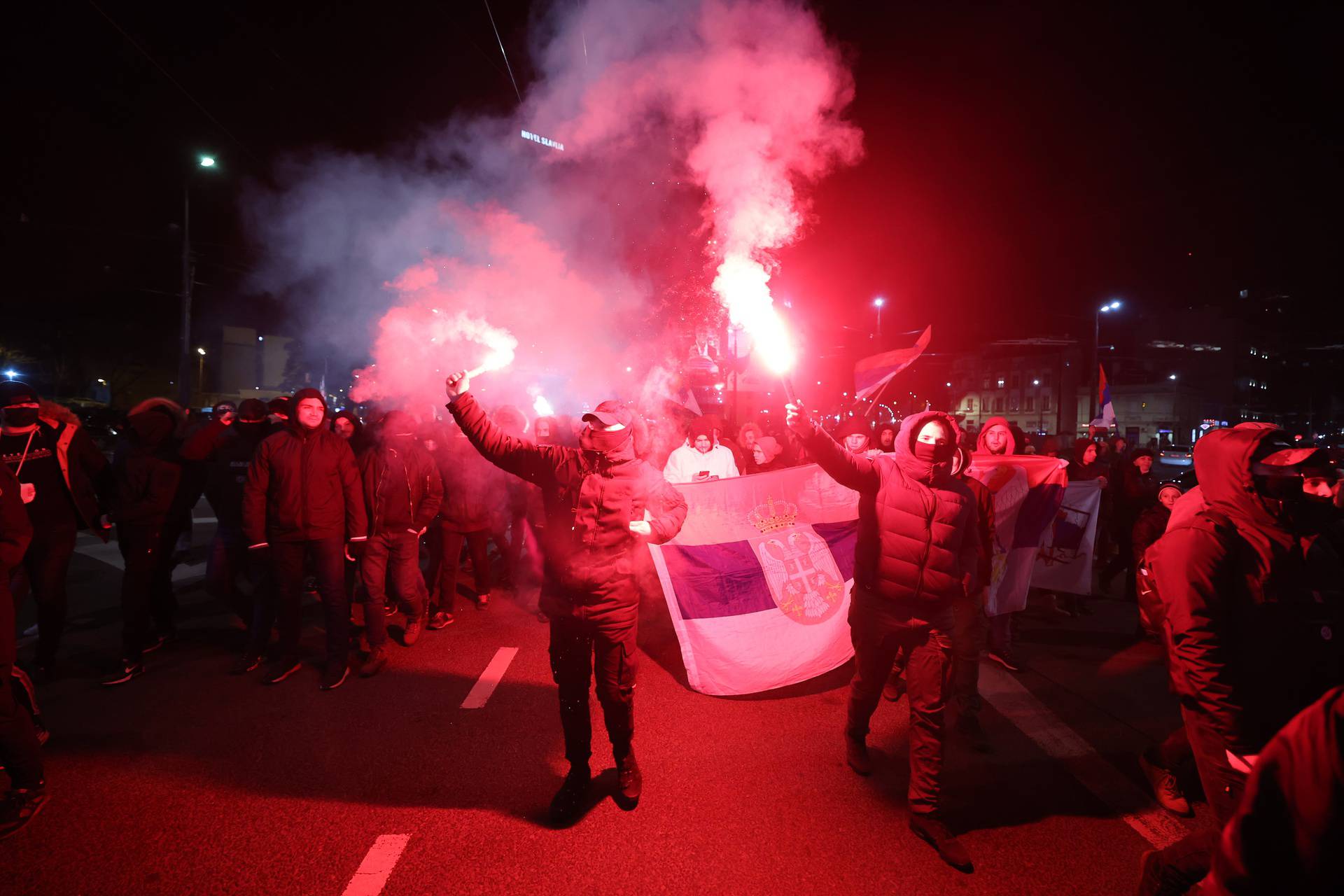 U Beogradu se okupili prosvjednici i poručili "Kosovo je srce Srbije"