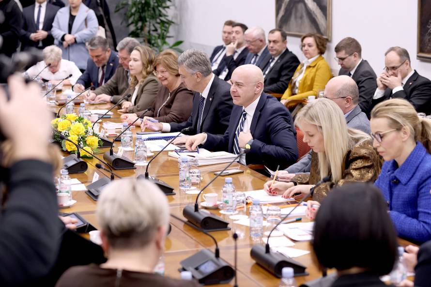 Zagreb: Plenkovic odborima predstavio Alena Ružića, kandidata za novog ministra rada, mirovinskog sustava, obitelji i socijalne politike