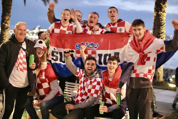 Split: Na Rivi se okupljaju navijači Hrvatske i Portugala
