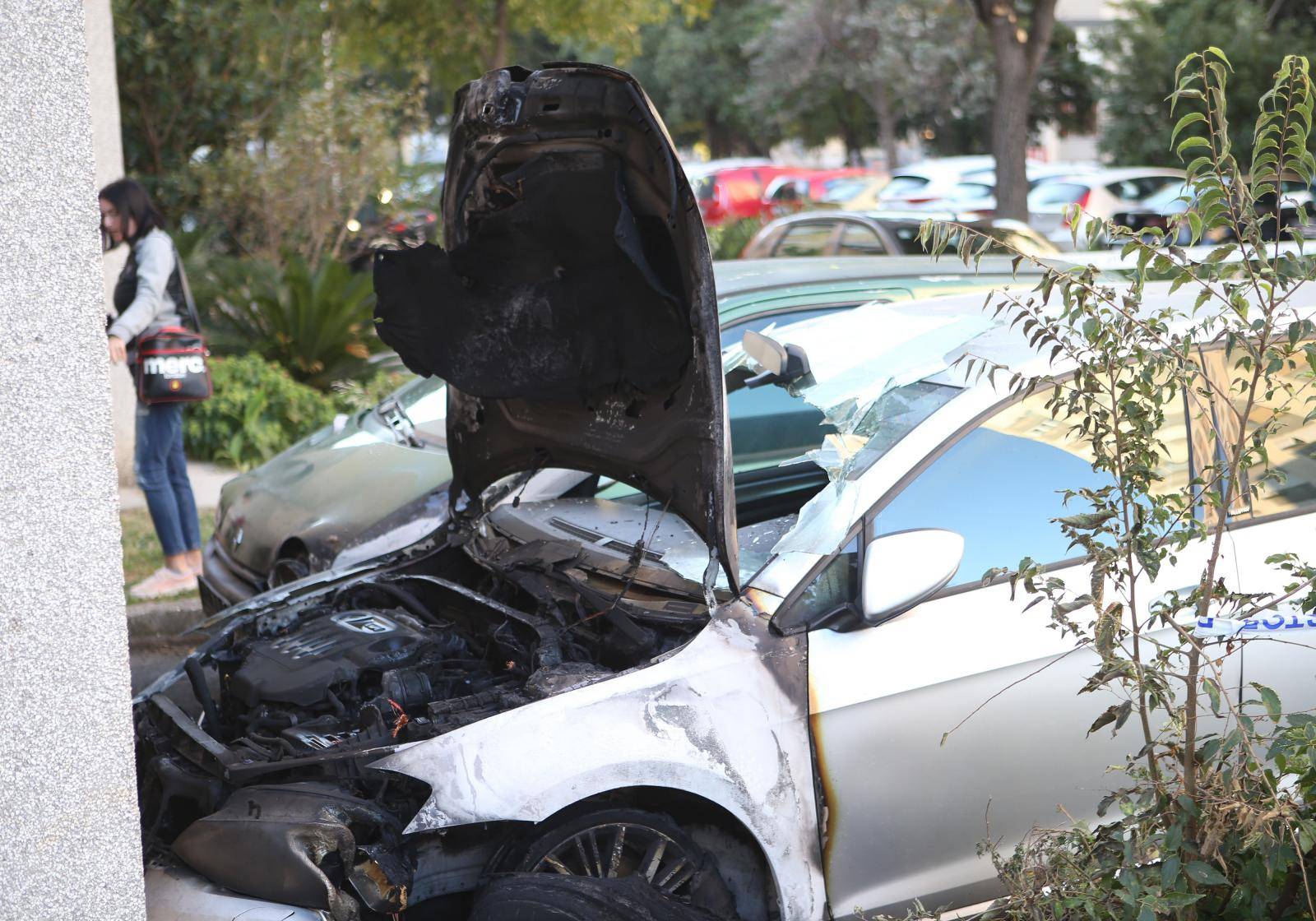 Zapalili joj automobil u Splitu, u srpnju joj slomili noge i ruku