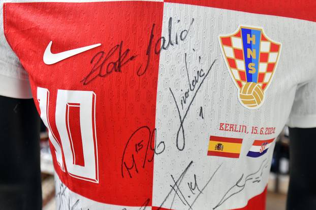 Varaždin: Suvenir shop u vlasništvu Zlatka Dalića