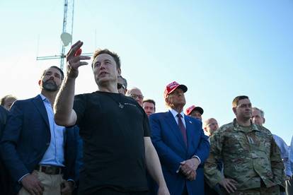 FOTO Elon Musk i Donald Trump skupa promatrali lansiranje Starshipa na njegov testni let