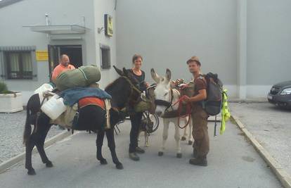 Put putujem: Francuski par na magarcima putuje Europom
