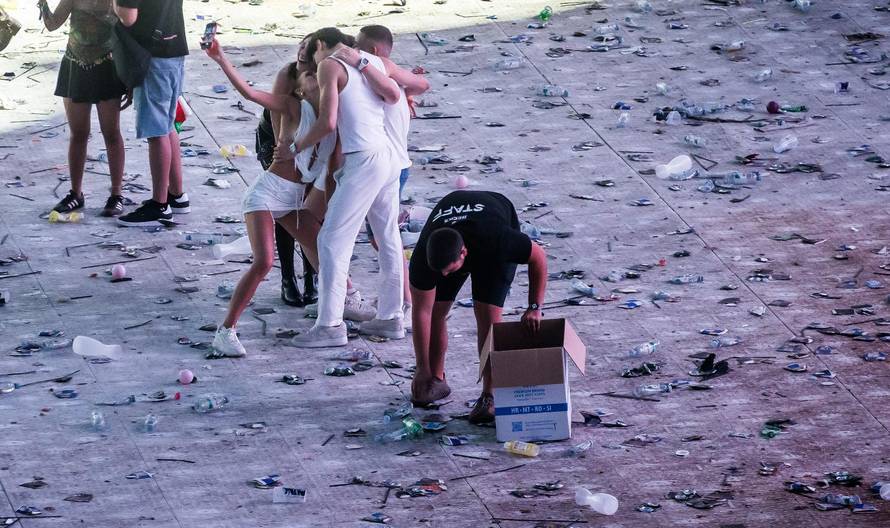 Split -  Smece nakon zavrsetka prve veceri Ultra Festivala. 