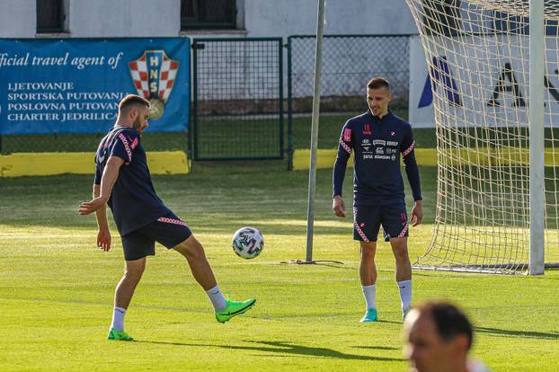 Okupljeni reprezentativci odradili prvi trening u Rovinju