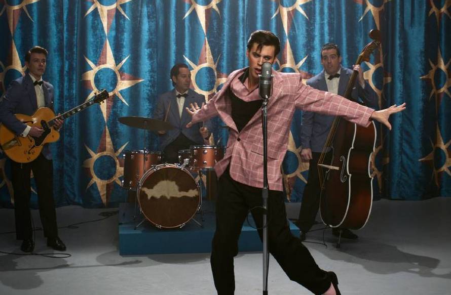 Film 'Elvis' favorit na Oscarima, a Tom Hanks nominiran za dvije Zlatne maline zbog uloge