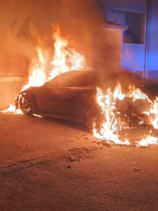 Luksuzni  Porsche Panamera u Splitu netko namjerno zapalio