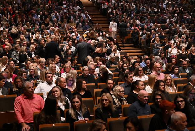 Zagreb: Nina Badrić održala koncert u Lisinskom