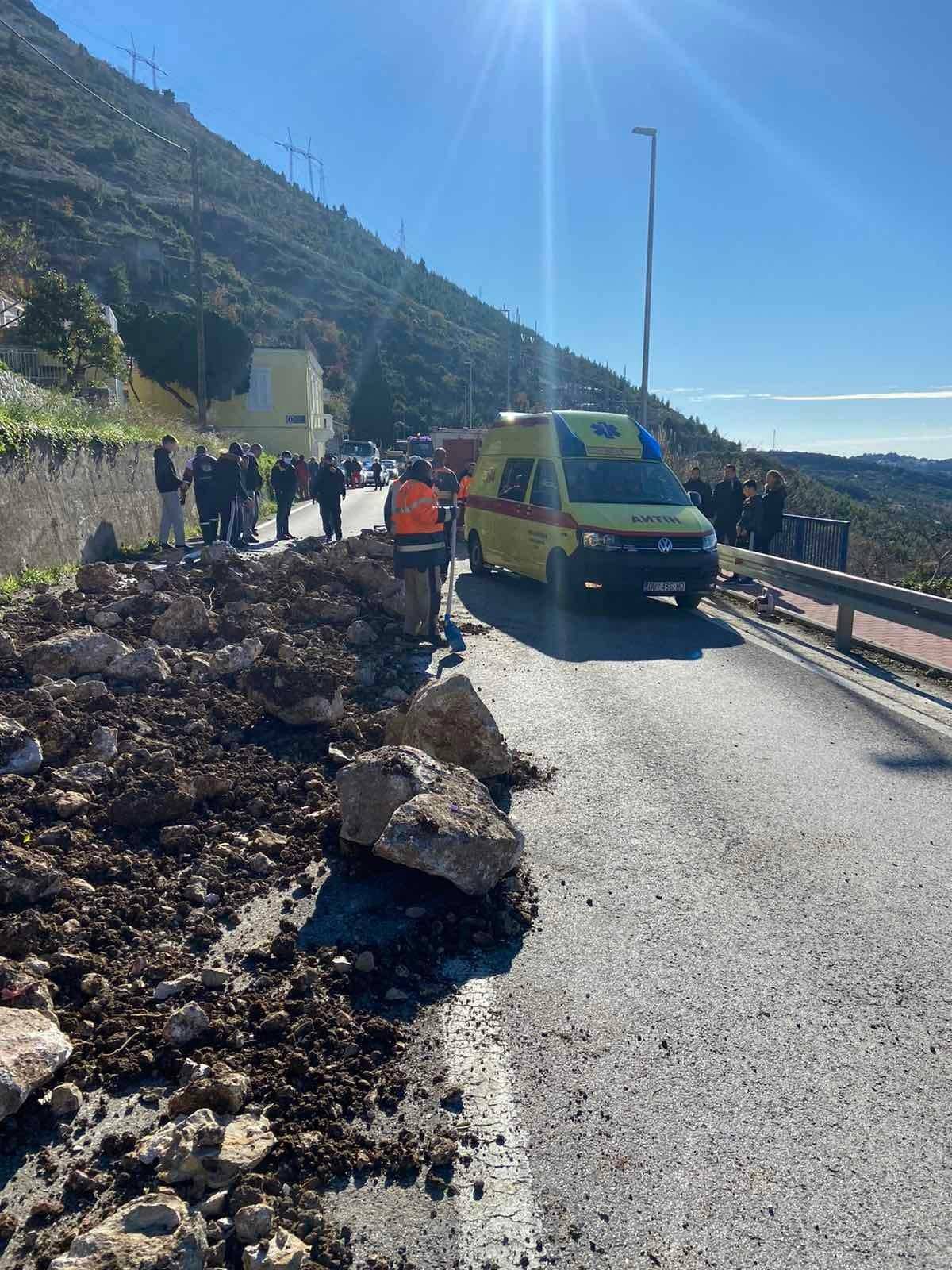 Kod Dubrovnika se prevrnuo kamion, morali zatvoriti cestu