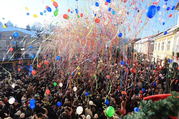 Veseli doček Nove godine u podne u Samoboru