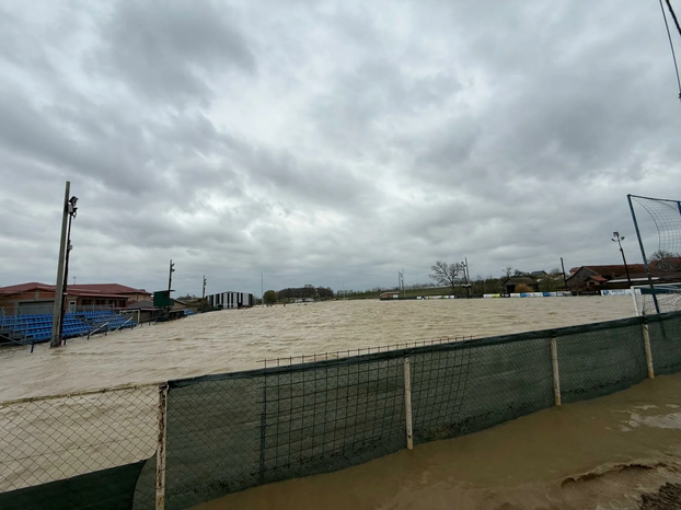 FOTO Pogledajte potopljeni nogometni teren kod Bjelovara