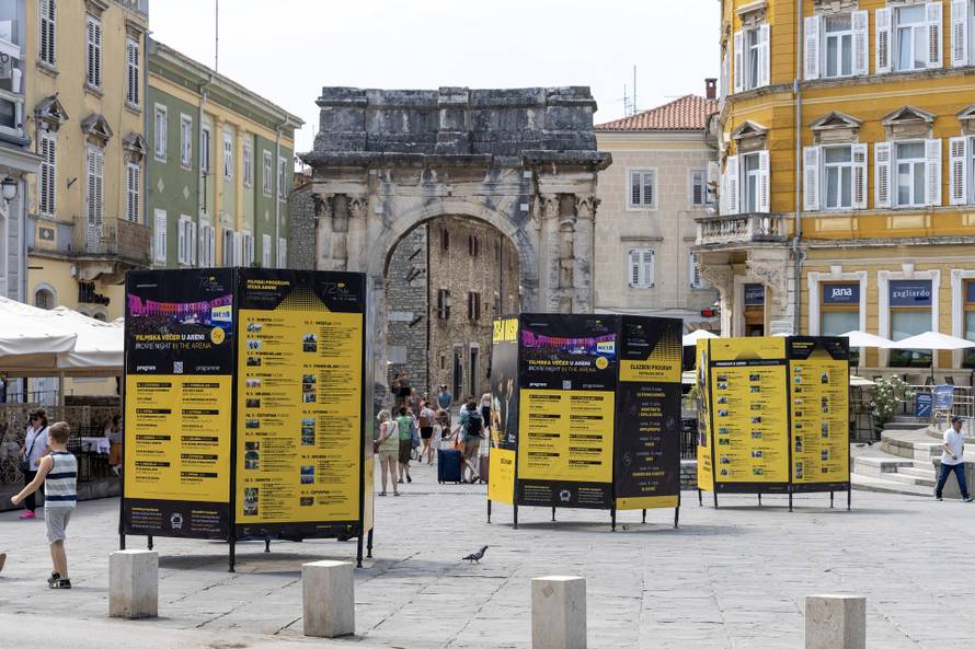 Pula: Postavljeni su panoi s plakatima i programom ovogodišnjeg Pula Film Festivala