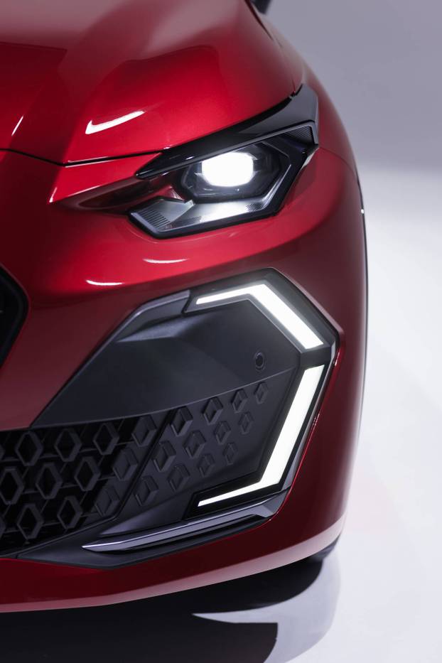 RENAULT CLIO VI FULL HYBRID E-TECH (RB3B1 HEV)