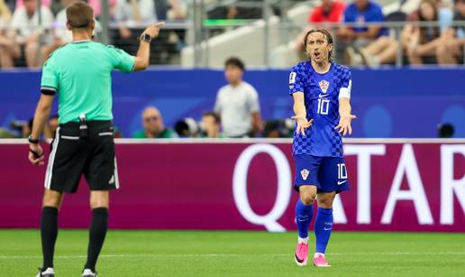 VIDEO Modri&cacute; o penalu i VAR-u: 'Nekad gledaju svaku sitnicu! Ostvarit &cacute;emo minimalan cilj'