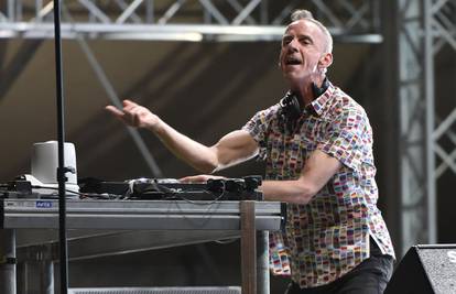 Umag: Fatboy Slim oduševio je publiku jako 'vrućim' scenama