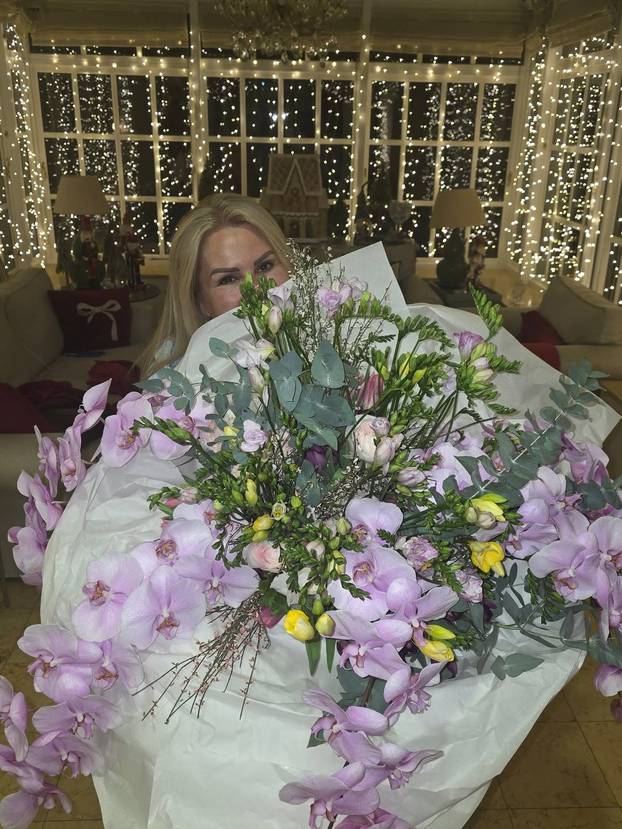 FOTO Mala fešta, raskošne torte i gripa: Evo kako je Gazdina kći proslavila svoj 50. rođendan