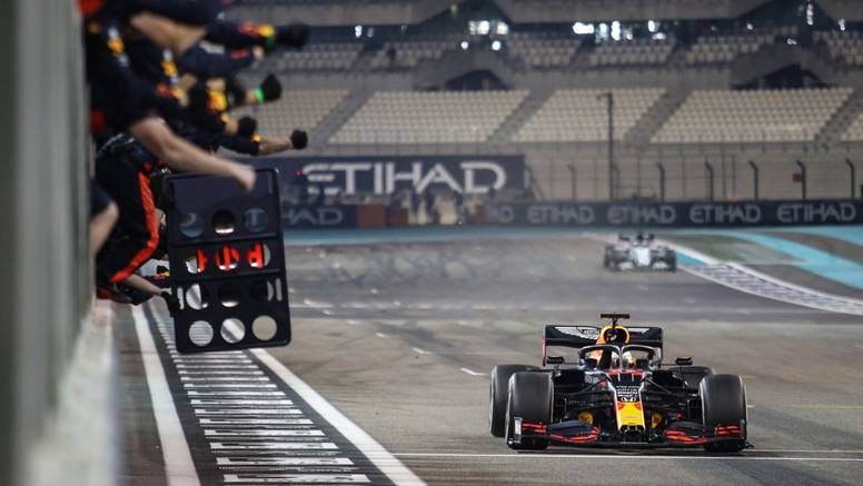 Verstappen slavio u posljednjoj utrci sezone ispred 2 Mercedesa
