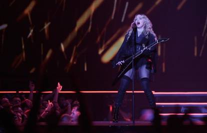 Pijana Madonna na pozornici je tražila da je netko dobro poj...