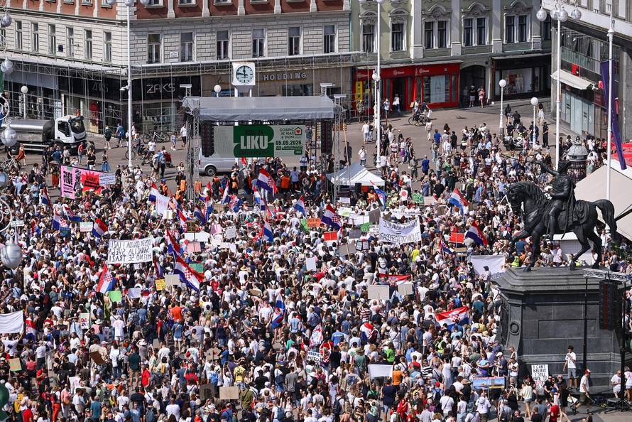 Tisuće prosvjednika preplavile središte Zagreba zbog otpada u Lici