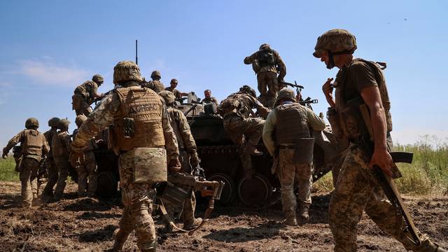 Ukrainian service members are seen in Zaporizhzhia region