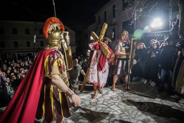 U Imotskom na Cvjetnicu uprizorena „Imotska Muka“, scenski prikaz Muke Gospodina našega Isusa Krista 