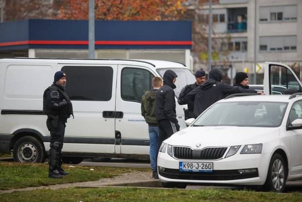 Zagreb: Redovno postupanje policije  uoči utakmice Hajduk - Dinamo 