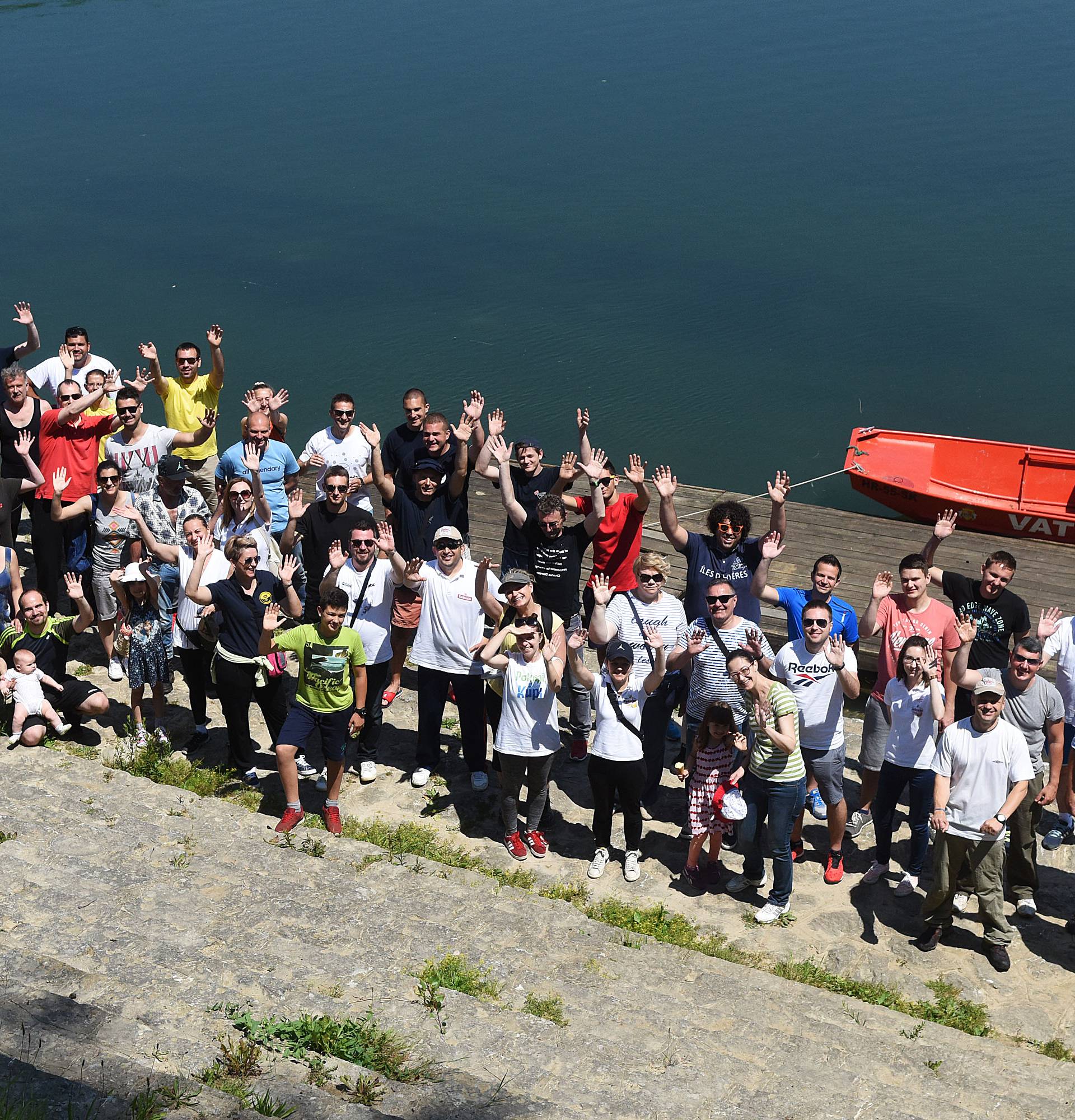 Volonteri u Karlovcu očistili obale rijeke Kupe
