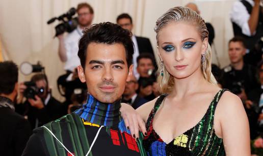 Gotovo je! Sophie Turner i Joe Jonas se službeno razveli nakon borbe za skrbništvo nad djecom