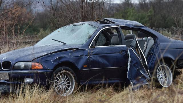 Odvezao ga u smrt: BMW-om izletio s ceste, mladić poginuo