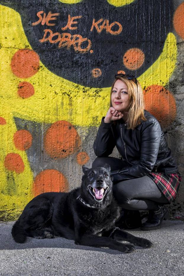 Split: Suzana Dulcic i njezin pas Kan kojeg je spasila od beskucnistva na Hvaru