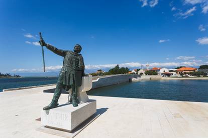 Grad Nin bez turista, plaže puste