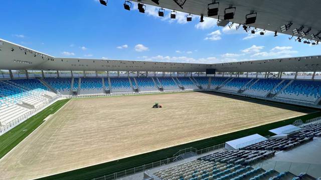 FOTO Posijana trava na Opus Areni, novom stadionu Osijeka