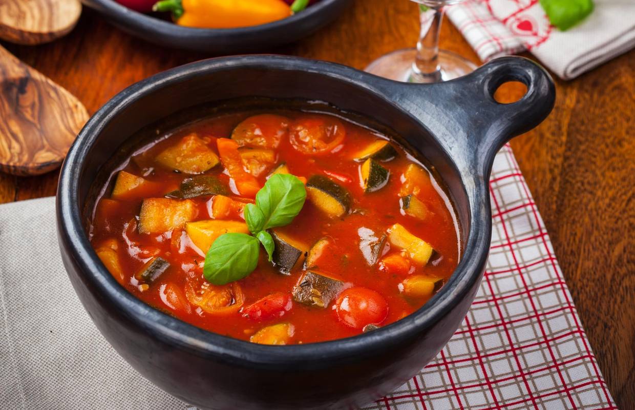Minestrone sa slaninom | 24sata