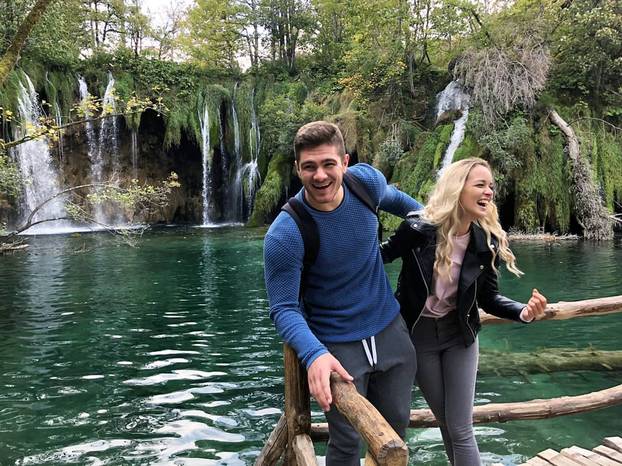 FOTO Majku je pratio do oltara, a sad se i sam oženio. Zvijezda rukometaša u braku s liječnicom