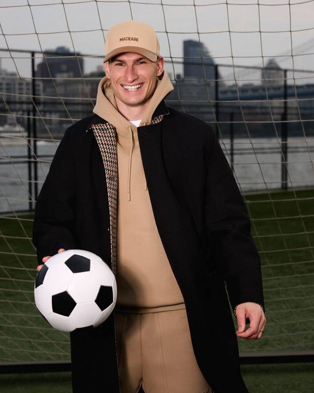 FOTO 'Vatreni' kao fotomodeli: Modrić, Gvardiol i drugi skockali se za SP, evo koliko košta outfit