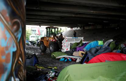 Policija počela evakuaciju dva migrantska kampa u Parizu