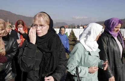 Mia Farrow u Srebrenici: Moja zemlja vas je izdala