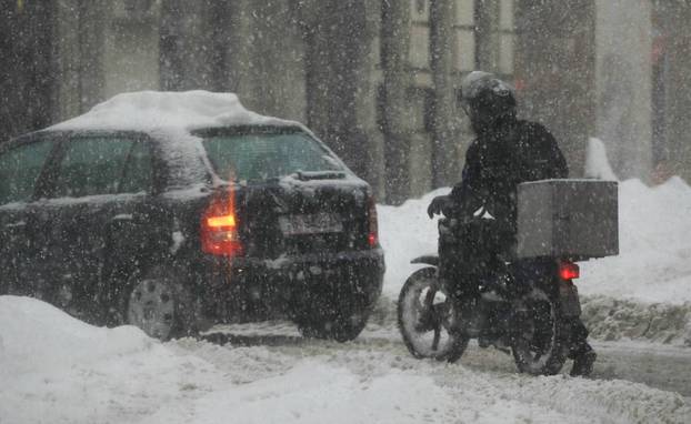 ARHIVA - Zagreb je 14. sije?nja 2013. bio zatrpan snijegom