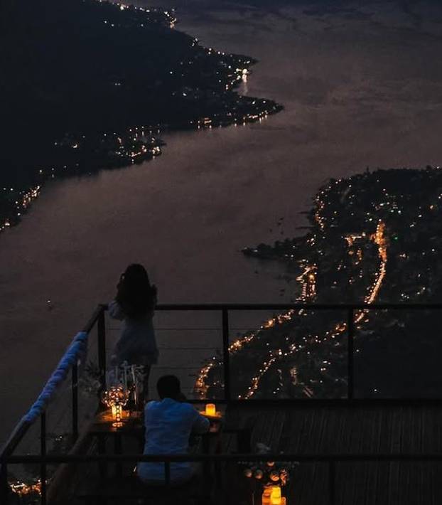 FOTO Ovaj kafić u Crnoj Gori ima najljepši pogled na svijetu!