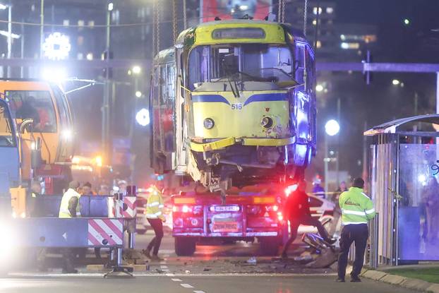 Sarajevo: U tijeku je uklanjanje tramvaja sa mjesta nesreće
