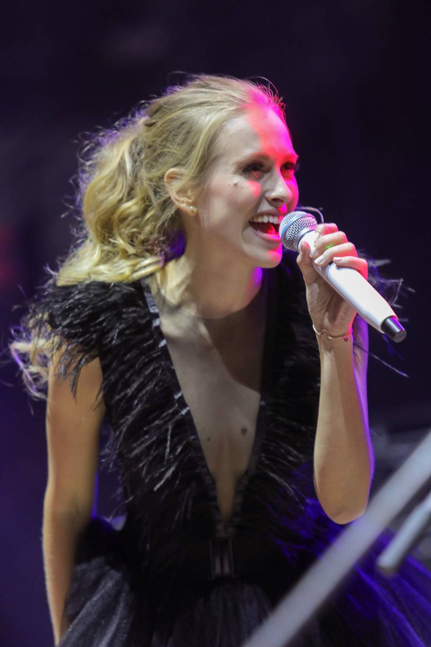 Frankfurt gorio do pet ujutro: 'Na Grdovićev hit trgali majice'