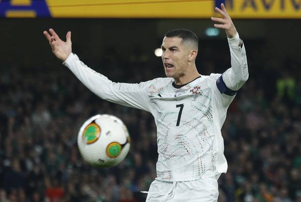 World Cup - UEFA Qualifiers - Group F - Republic of Ireland v Portugal