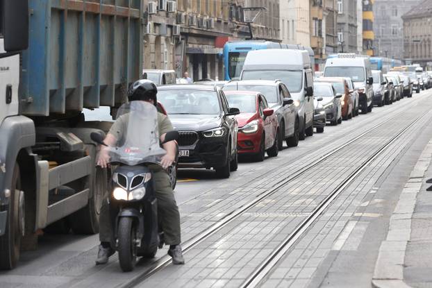 Zagreb: Prometni kaos u Ilici zbog rekonstrukcije vodoopskrbnog cjevovoda
